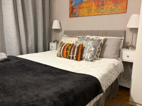 Beautiful Rooms near Hampton Court
